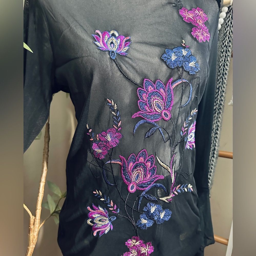 Thalia Sodi Sheer Mesh Floral Embroidered Bell Sleeve Top Medium - Picture 4 of 9